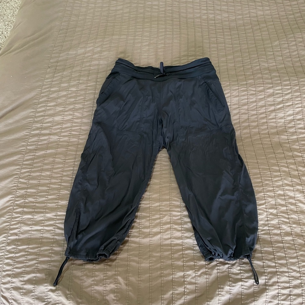 Lululemon casual studio crops